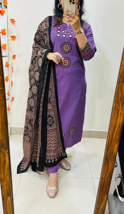 Elegant Purple Kurta Set with Statement Printed Dupatta