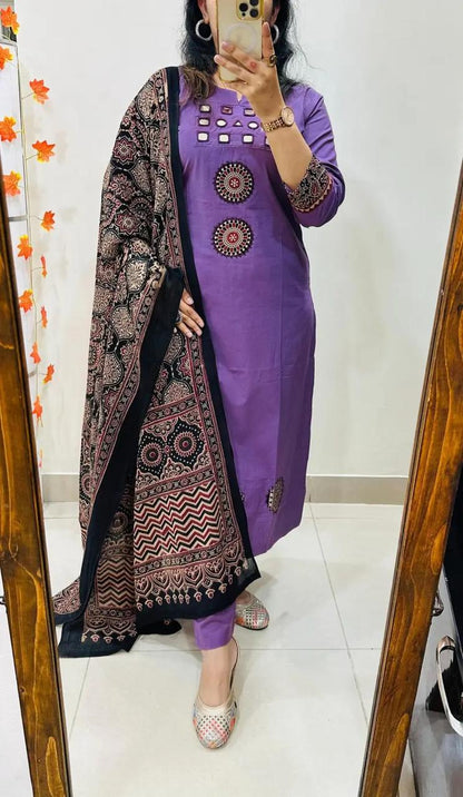 Elegant Purple Kurta Set with Statement Printed Dupatta